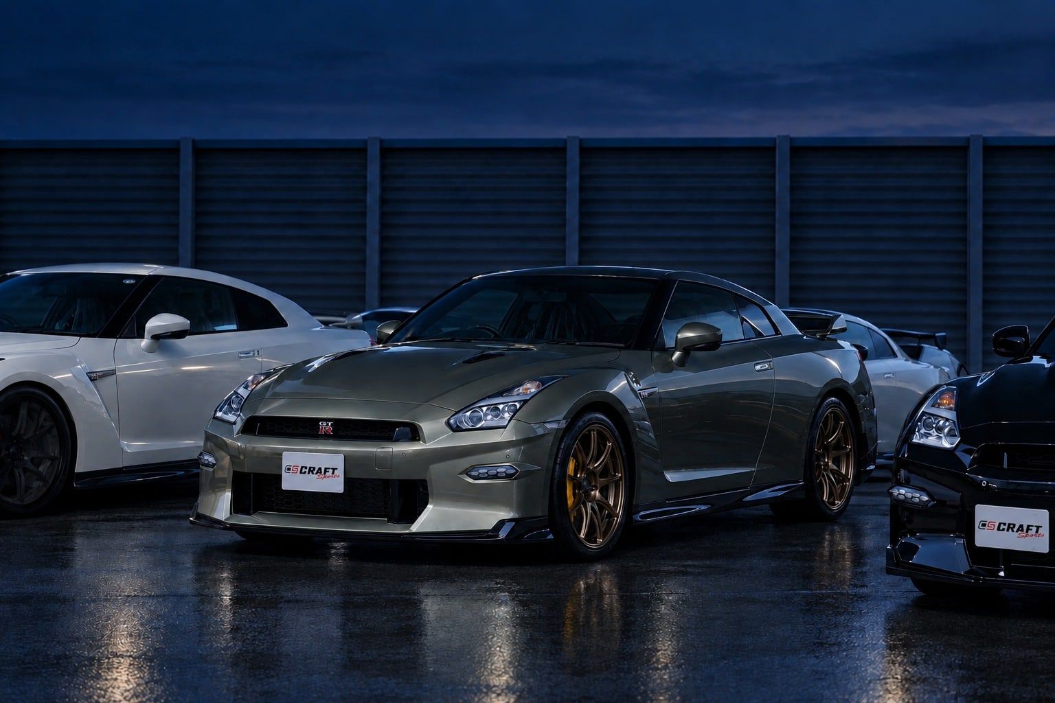 夕暮れの店頭に並ぶGT-R