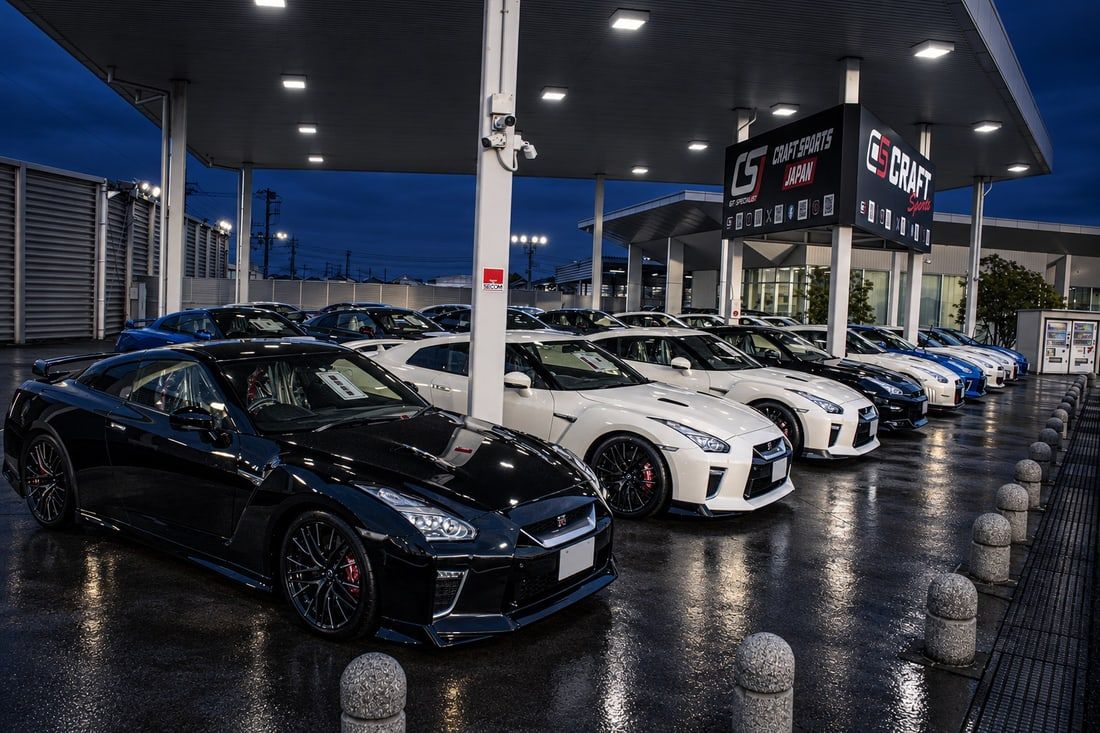CRAFT SPORTSの店頭に並ぶGT-R